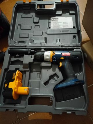 Taladro a batería Ryobi 18V con maletín y cargador
