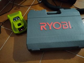 Taladro a batería Ryobi 18V con maletín y cargador