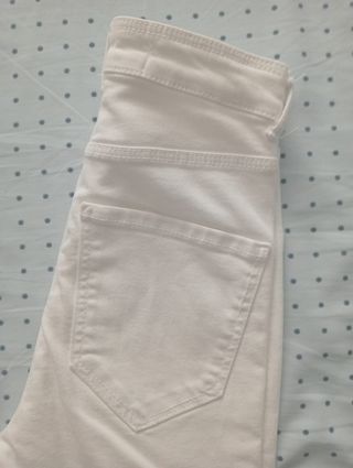 Jeans Zara blancos talla 32