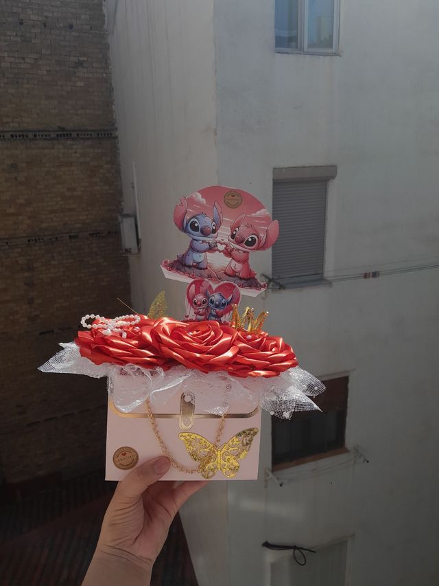 Centro mesa Stitch rosas