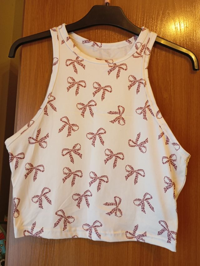 Top corto Shein lazos blanco-rosa