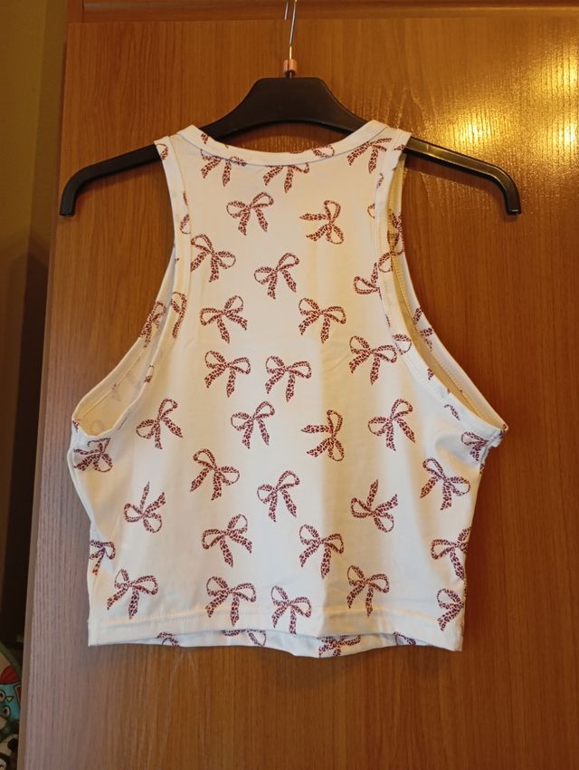 Top corto Shein lazos blanco-rosa