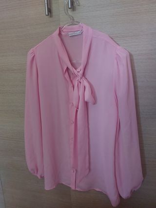 Blusa rosa a fiocco