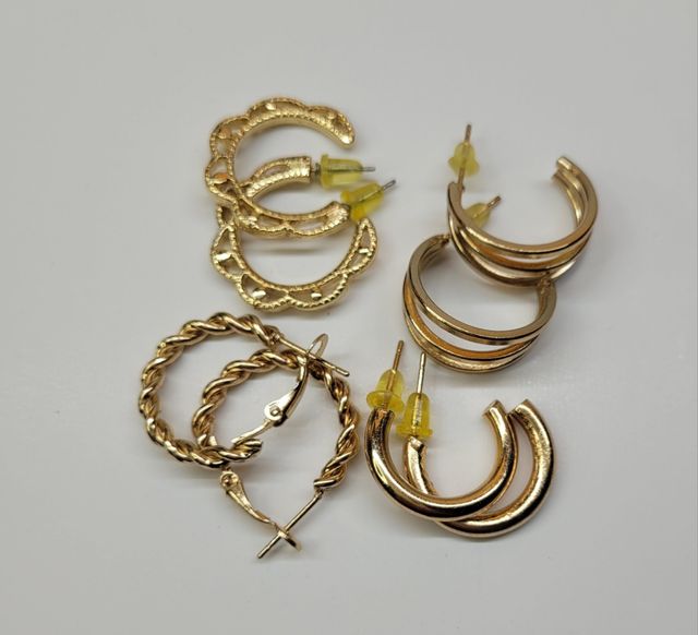 Lote 4 pares pendientes dorados