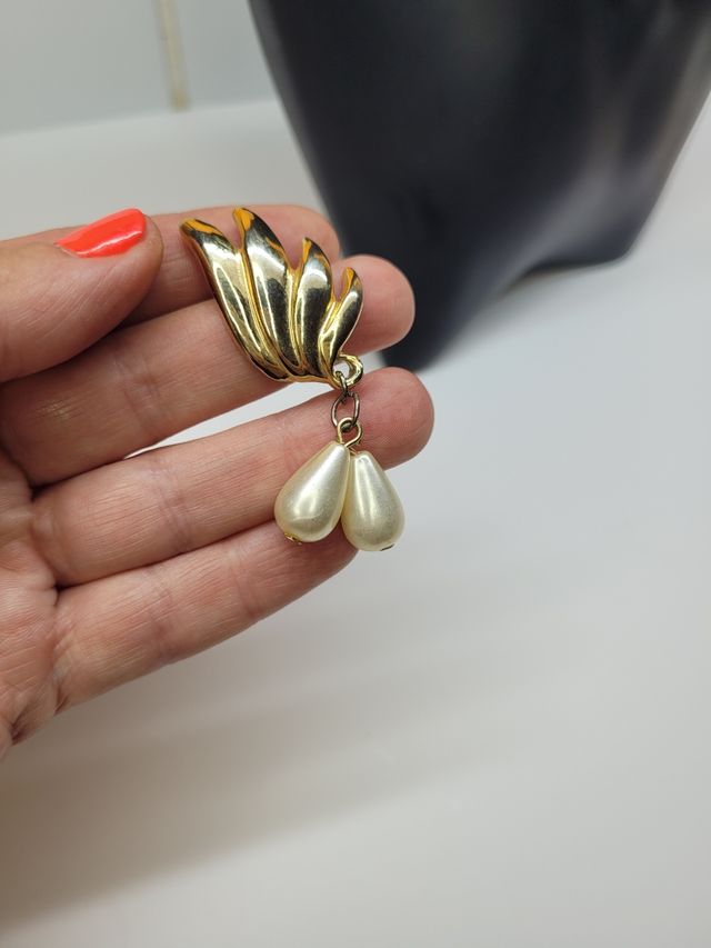Pendientes dorados con perlas