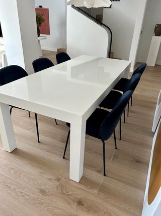 Silla comedor terciopelo azul marino. 