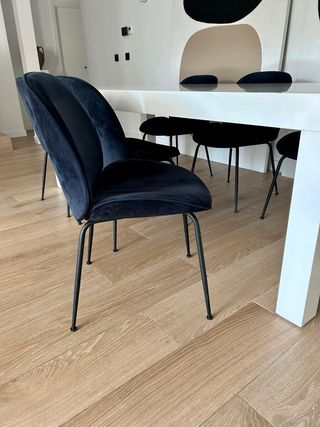 Silla comedor terciopelo azul marino. 