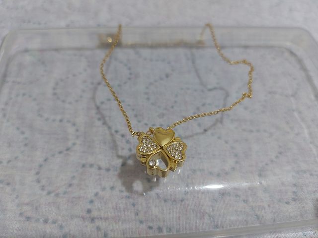 Colgante corazones dorado