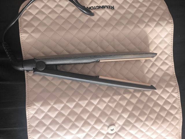 Plancha pelo Remington negra y dorada