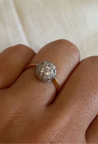 Anillo en dos oros 18k y circonitas. 