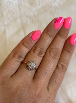 Anillo en dos oros 18k y circonitas. 