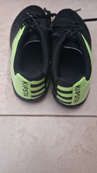 Botas fútbol Kipsta niño multitacos