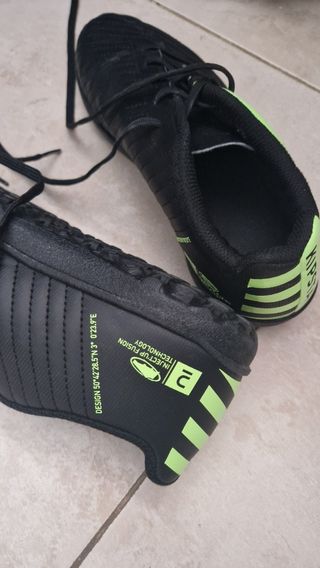 Botas fútbol Kipsta niño multitacos