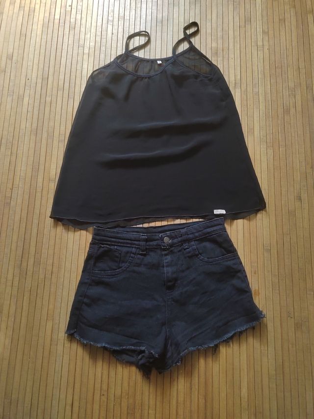 Conjunto negro: top+shorts