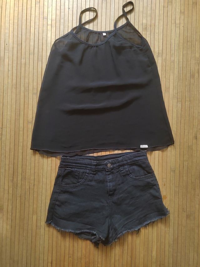 Conjunto negro: top+shorts