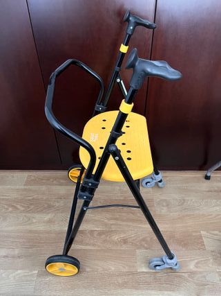 Andador con asiento plegable