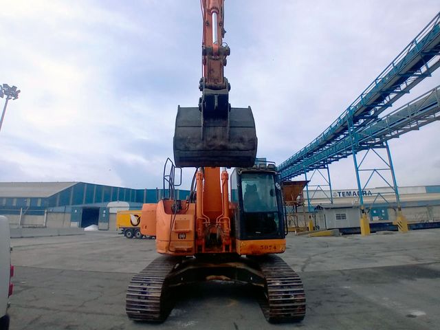 Excavadora Doosan DX235LCR - Impecable