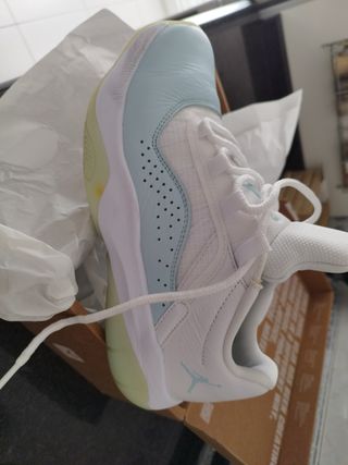 Zapatillas Nike Jordan mujer - Blancas y azules