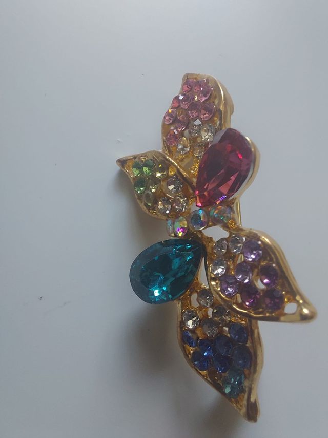 Broche mariposa multicolor