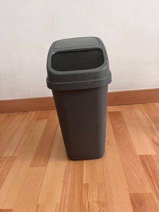 Cubo basura gris 10L - Tapa basculante