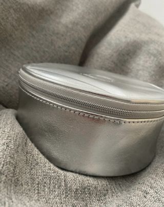 Neceser Dior plateado