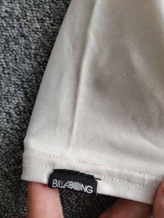 Camiseta Billabong niñ@, talla 8. Ver medidas.