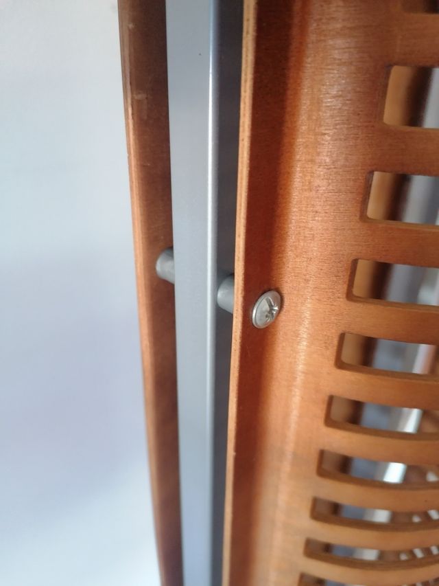 CDs Soporte mueble madera - metal. 120 uni.