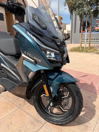 CYCLONE RT1 125cc - Scooter