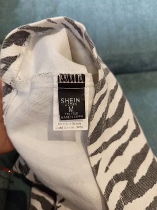 2 Faldas: negra y cebra