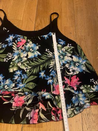 Top negro estampado flores