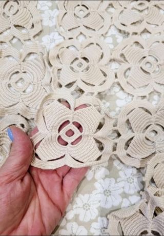 Mantel crochet beige algodón