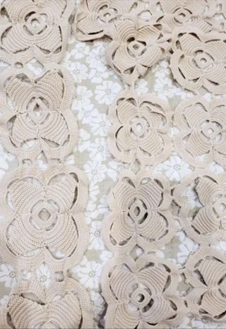 Mantel crochet beige algodón