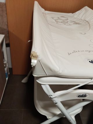 Cambiador bebé CAM - Práctico y limpio