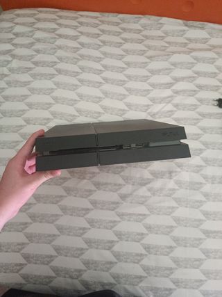 PS4 (PlayStation 4) negra + 3 JUEGOS