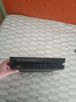 PS4 (PlayStation 4) negra + 3 JUEGOS