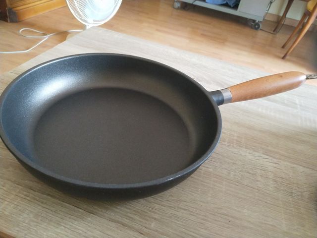 Sartén grande de Aluminio Fundido. NUEVA