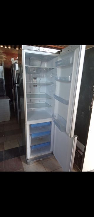 Nevera Indesit - Frigorífico