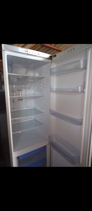 Nevera Indesit - Frigorífico