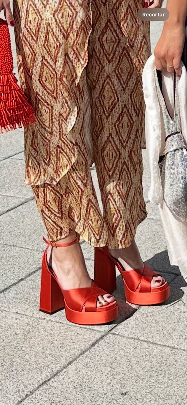 Sandalias rojas tacón plataforma