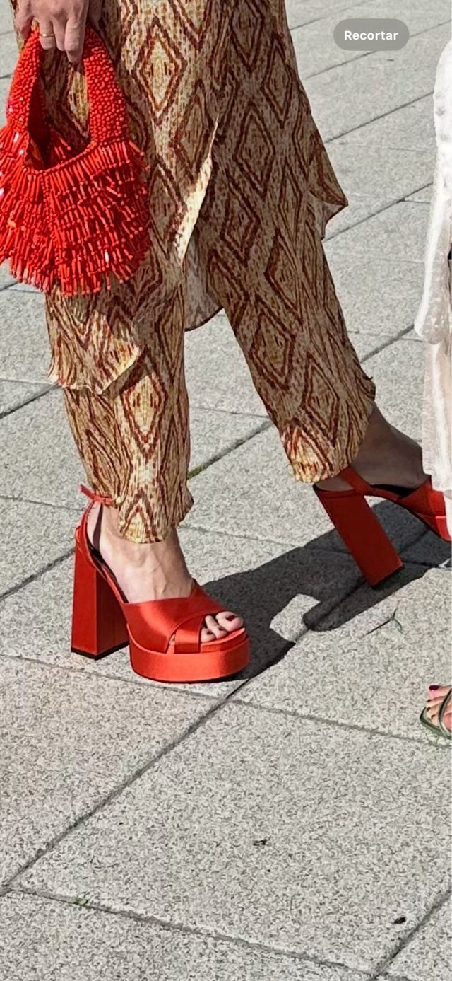 Sandalias rojas tacón plataforma