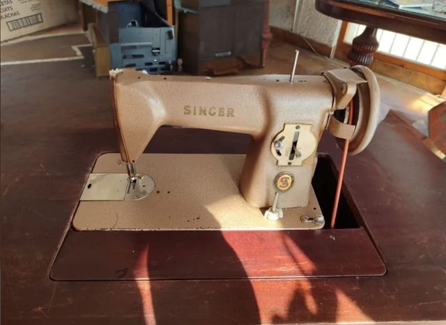 Máquina de coser SINGER