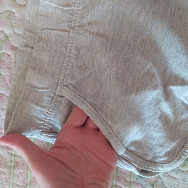 Shorts deportivos grises