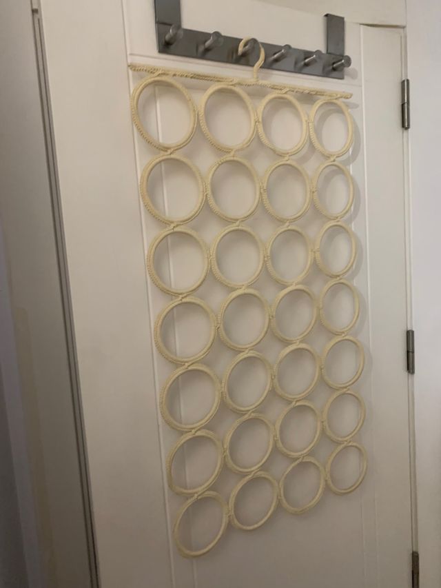 Percha colgador ropa - beige