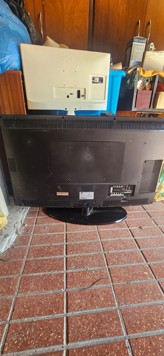 TV Samsung LCD 38" negra NO TIENE TDT EN HD!!