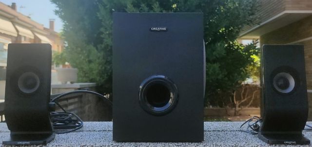 Altavoces Creative 2.1