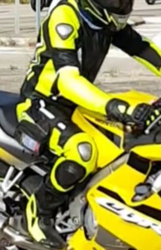 Monos cuero moto Talla M el amarillo y xs el fusia