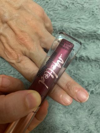 Too Faced Melted Matte Metallic - es granate