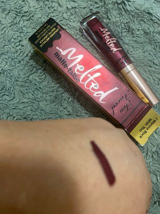 Too Faced Melted Matte Metallic - es granate