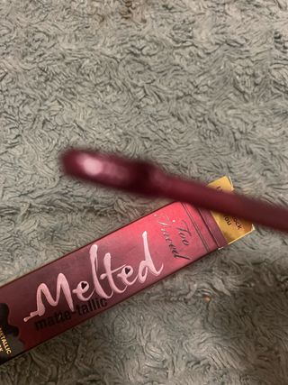 Too Faced Melted Matte Metallic - es granate