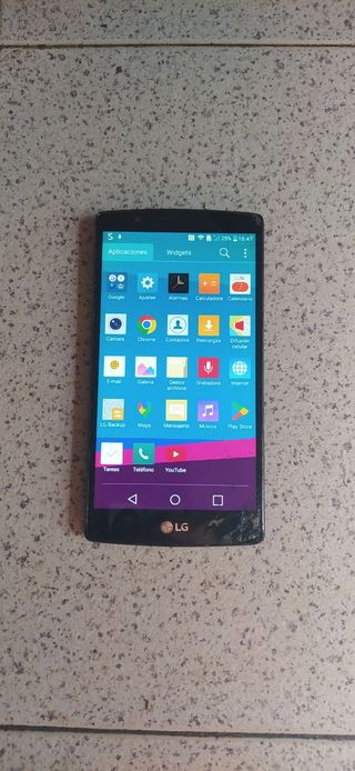 Movil pantalla rajada...LG G4...3gb Ram y 32gb